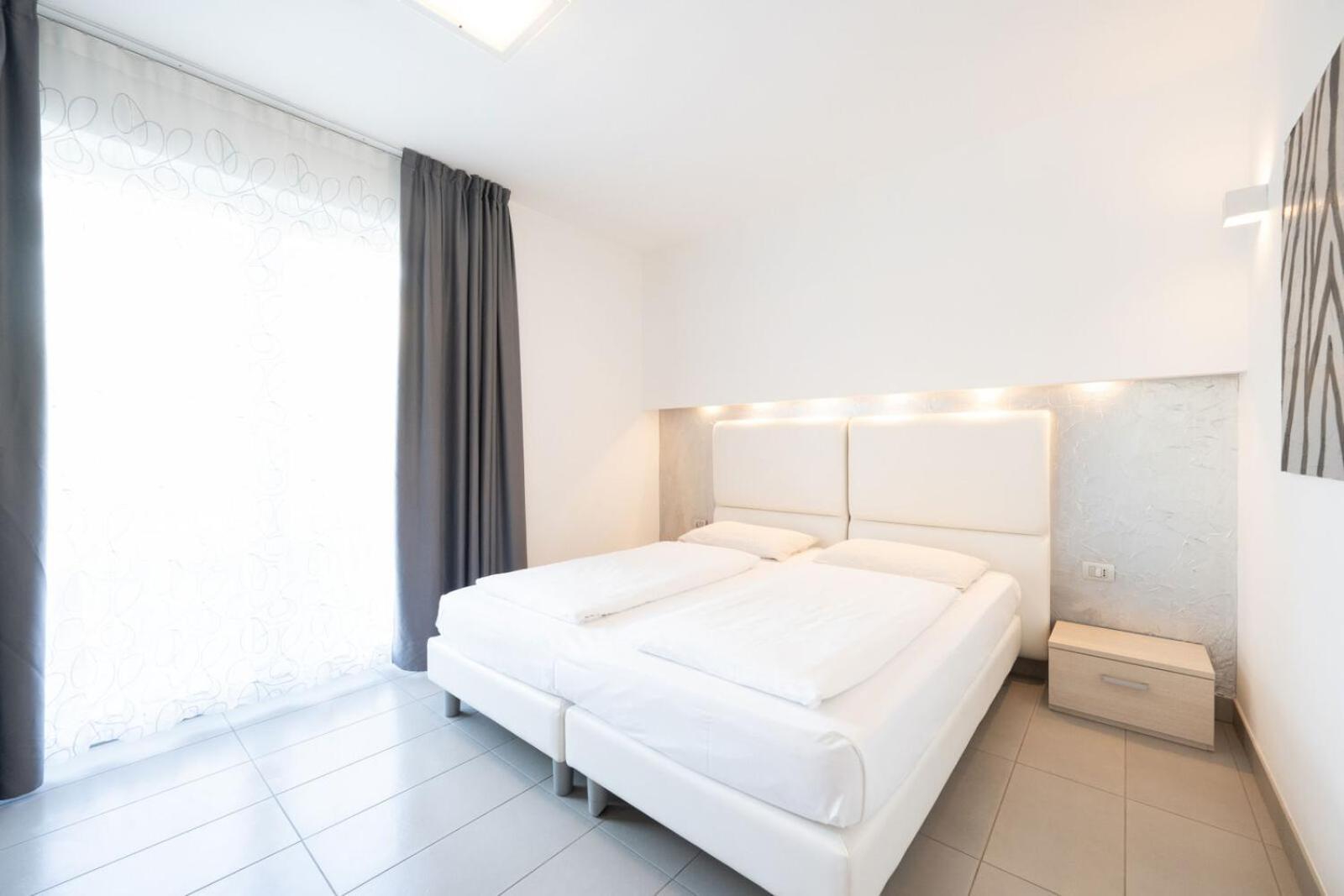 Aparthotel Desiree 3*