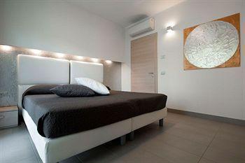 Aparthotel Desiree 3*